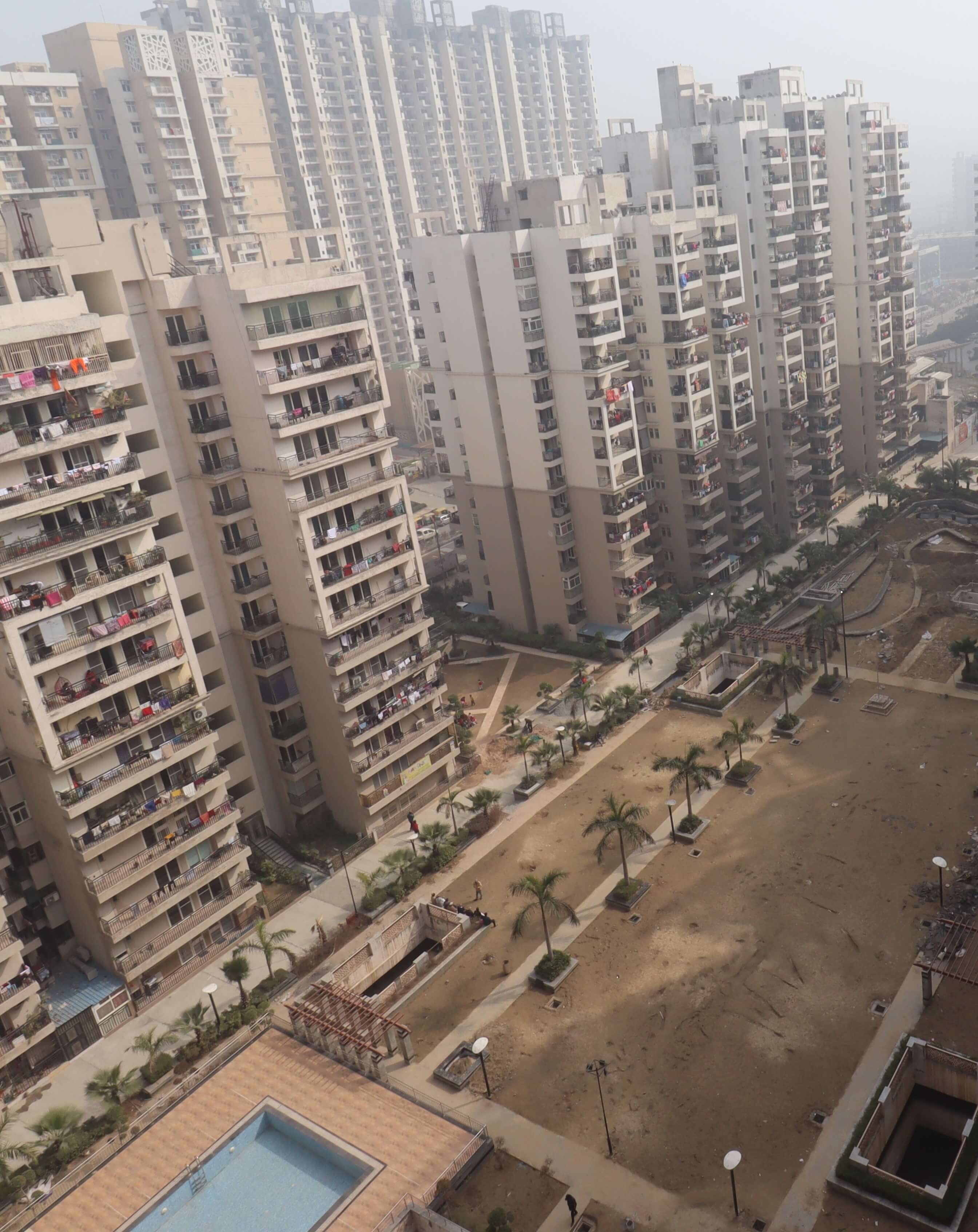 gaur city 2 bhk rent