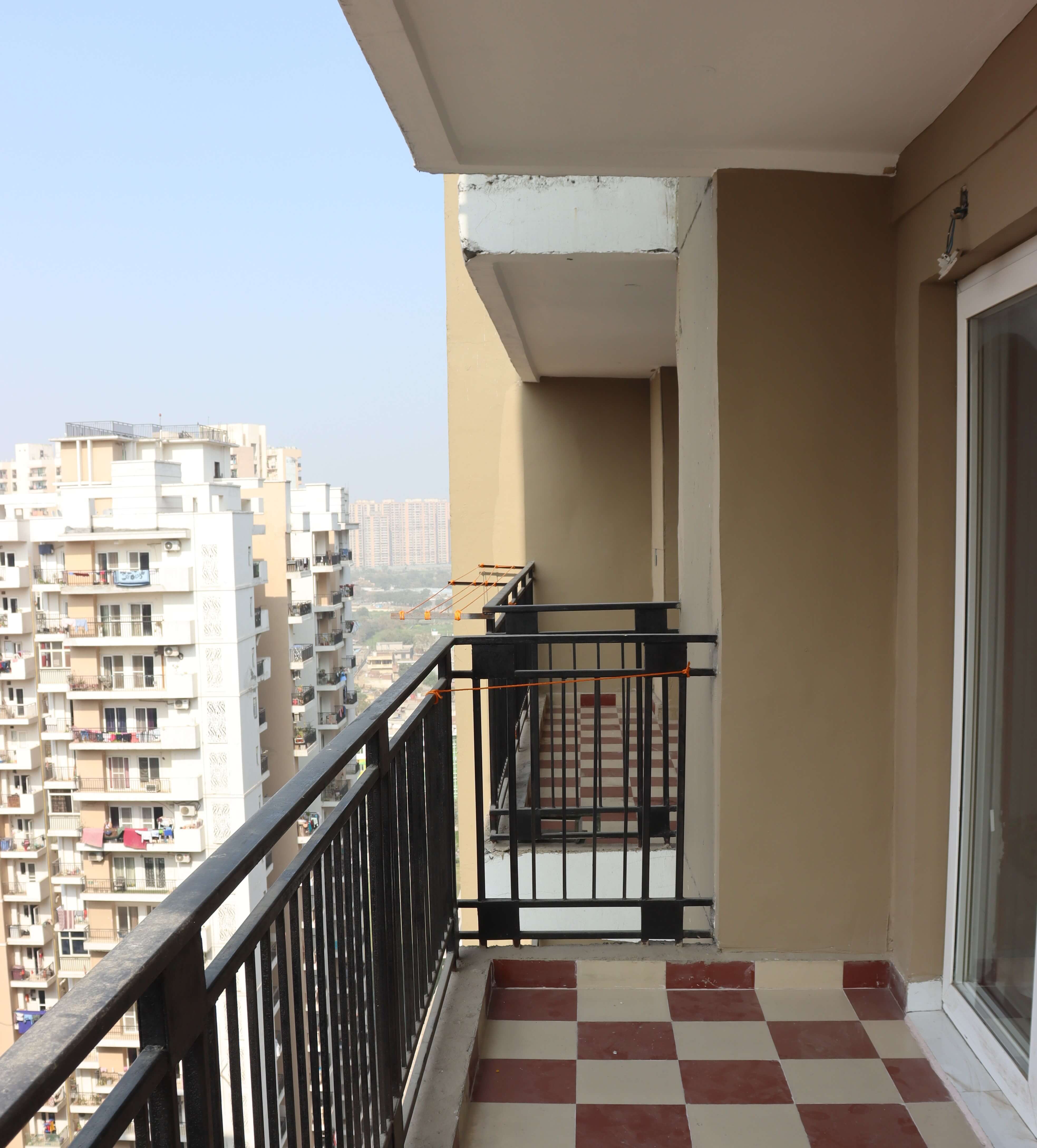 gaur city 2 bhk rent