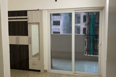 Property Image of 2 BHK Semi-Furnished Flat for Rent in Panchsheel Greens 2 at Greater Noida